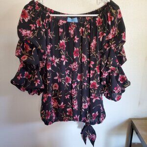 NWOT - Floral Print Tiered Sleeves Blouse Size Medium